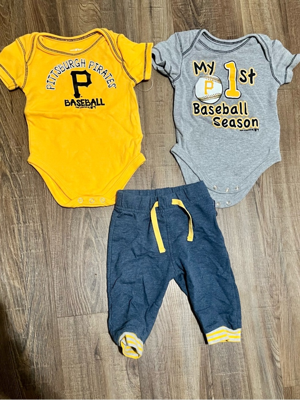 Genuine Merchandise Kids Pittsburgh Pirates Yellow & Gray Baseball 3-Piece Set